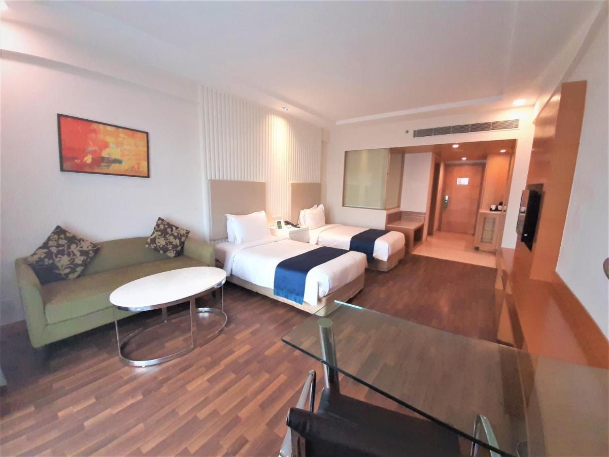 Holiday Inn Amritsar Ranjit Avenue By Ihg Exterior photo