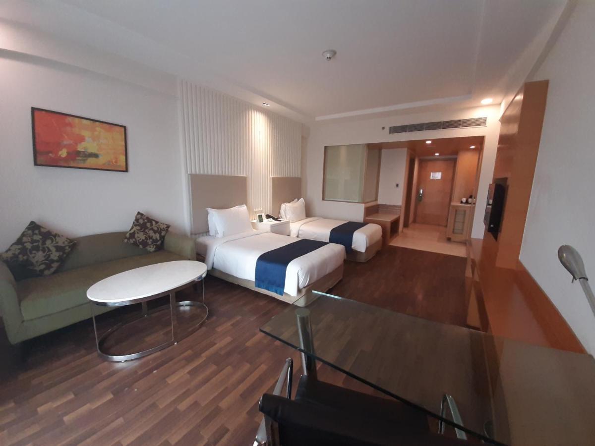 Holiday Inn Amritsar Ranjit Avenue By Ihg Exterior photo