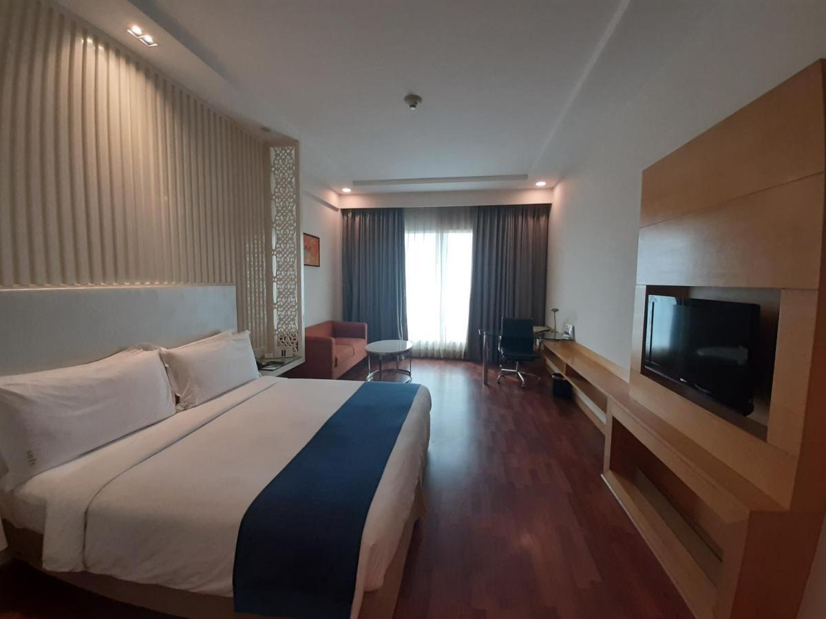 Holiday Inn Amritsar Ranjit Avenue By Ihg Exterior photo