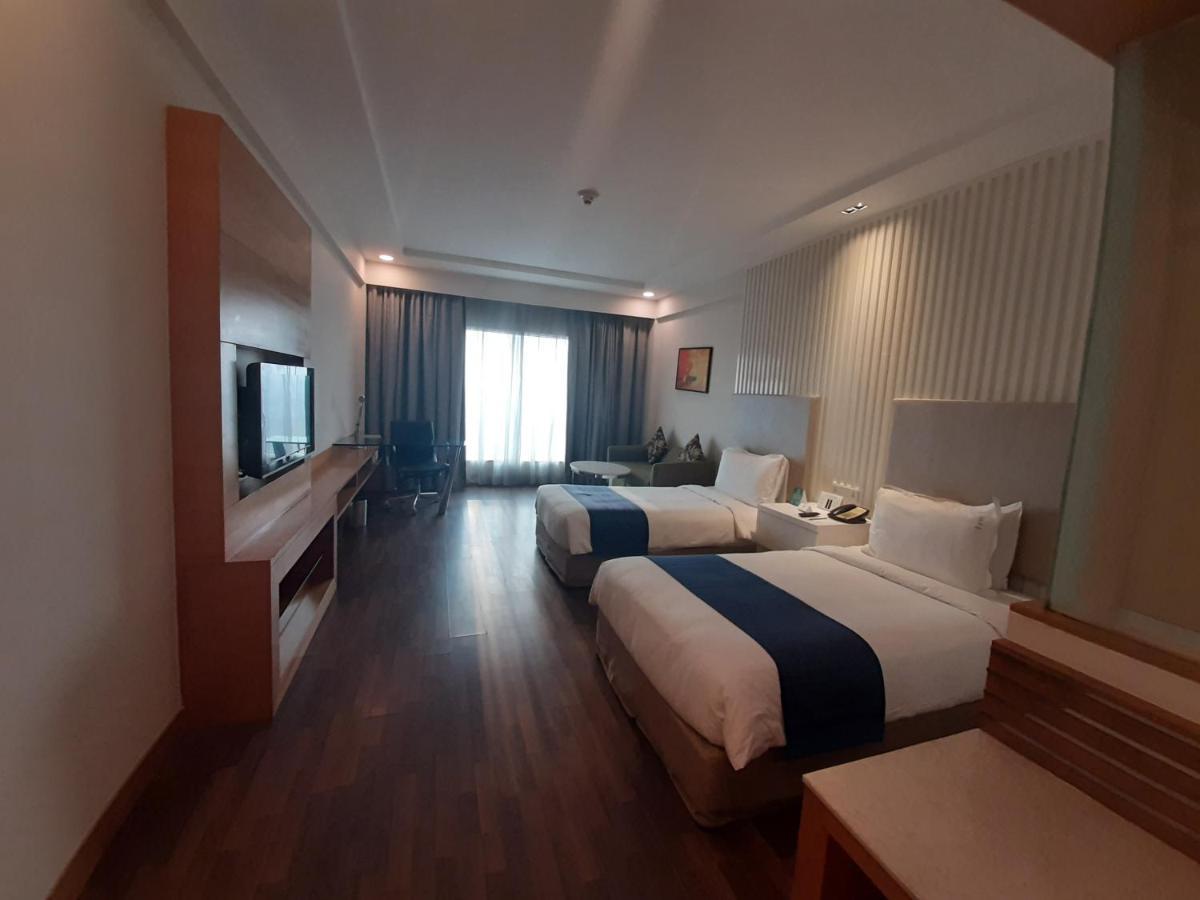 Holiday Inn Amritsar Ranjit Avenue By Ihg Exterior photo