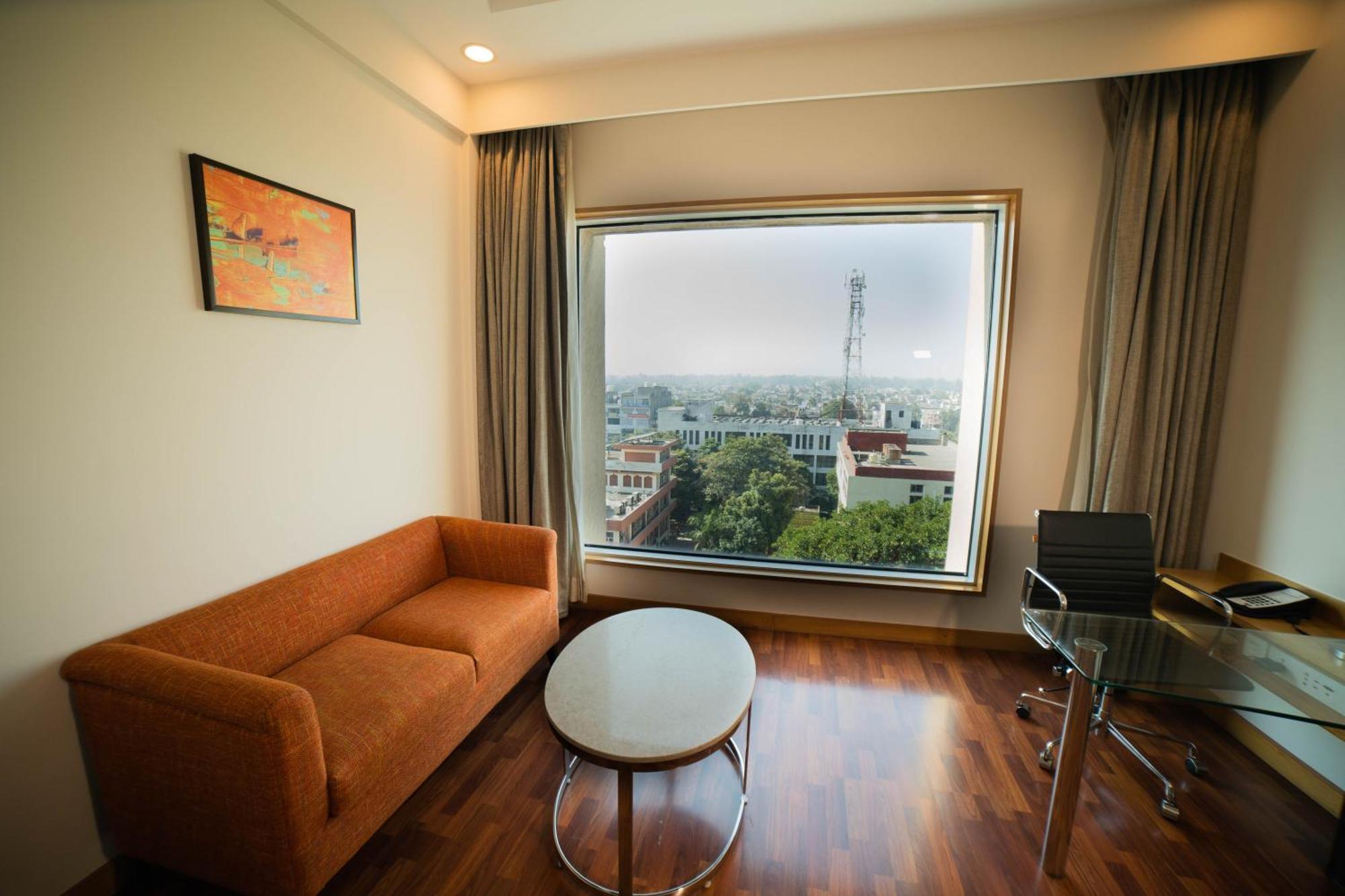 Holiday Inn Amritsar Ranjit Avenue By Ihg Exterior photo