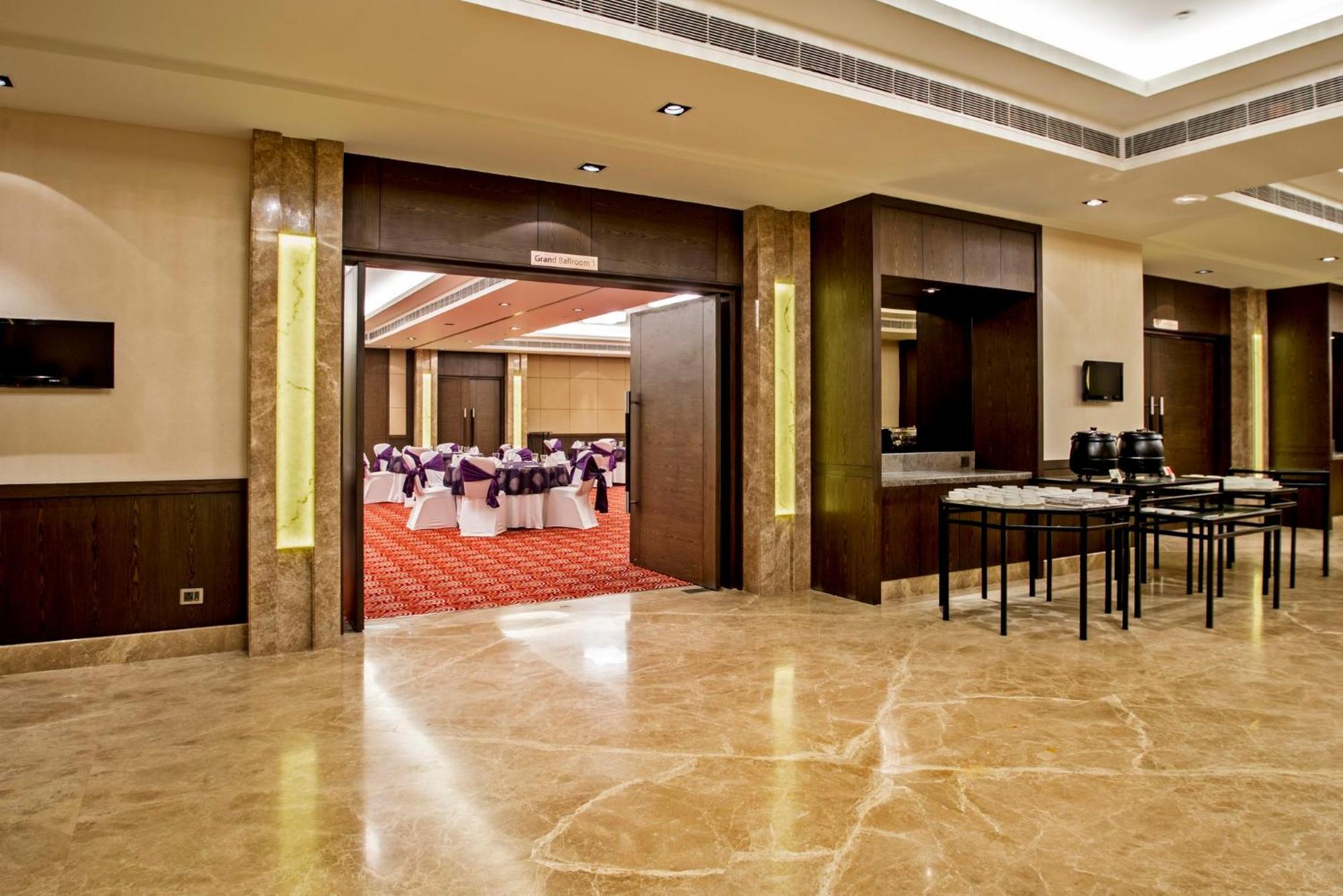 Holiday Inn Amritsar Ranjit Avenue By Ihg Exterior photo